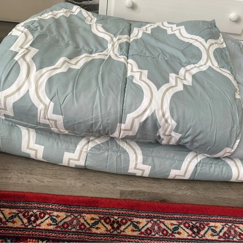 2 Light blue Geometric Comforter - Brand Unspecified